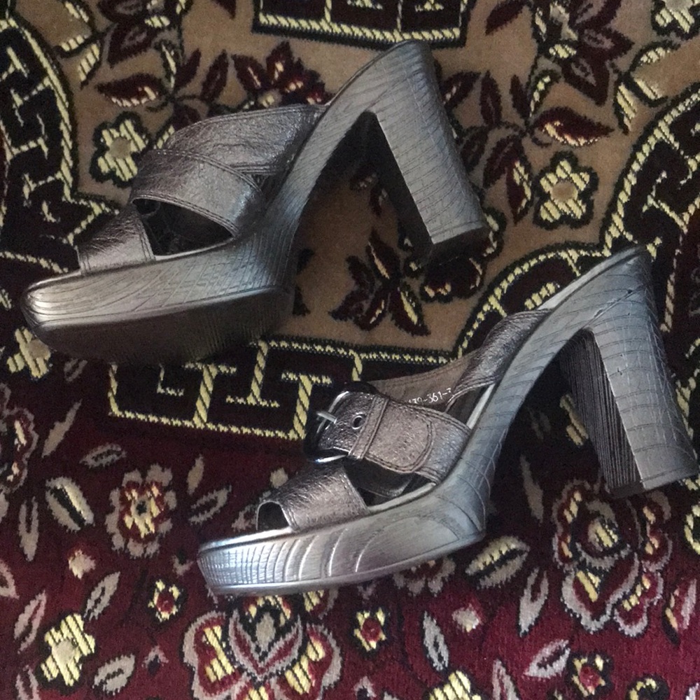 Shoes - Picture 8 of 8
